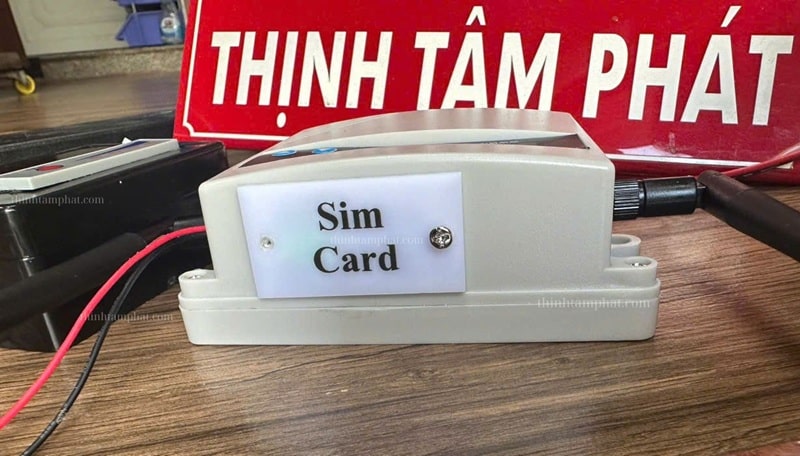 khe cắm sim card gọi cảnh báo